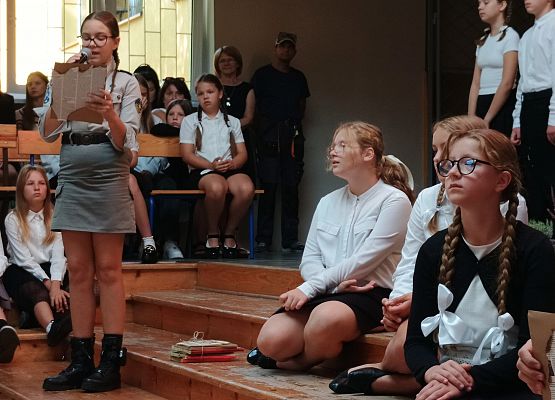 występ uczniów klas 6