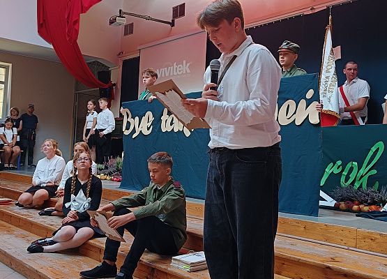 występ uczniów klas 6