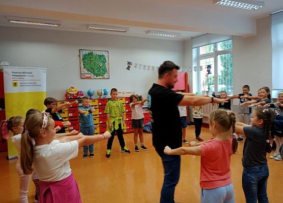 klasa 2b poznaje tajniki pracy aktora