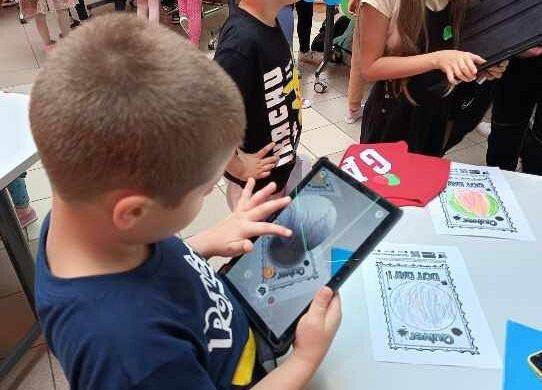 kreatywne stoliki Dzień Kropki kropki 3D