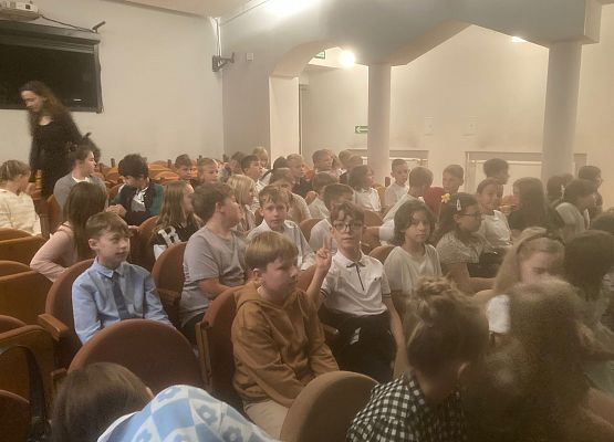 czekamy na przedstawienie