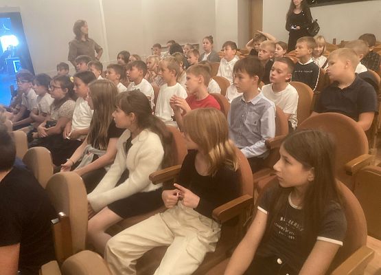 w oczekiwaniu na spektakl