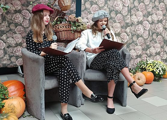 prowadzące pokaz mody