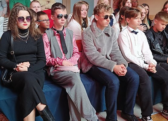 pokaz mody uczniowie