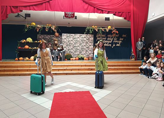 pokaz mody panie sprzątające