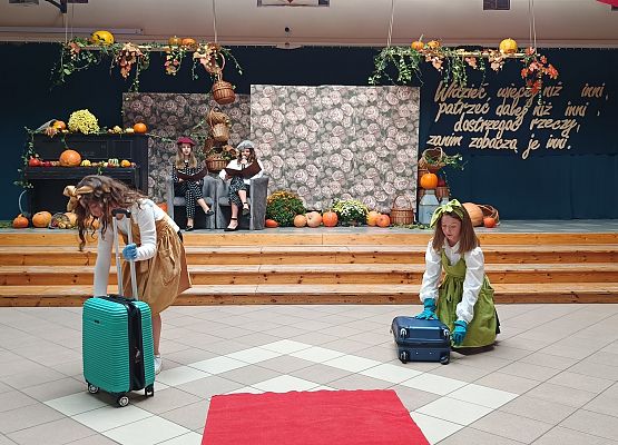 pokaz mody panie sprzątające