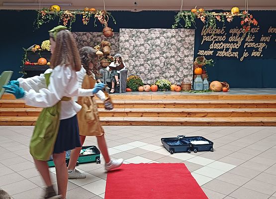 pokaz mody panie sprzątające