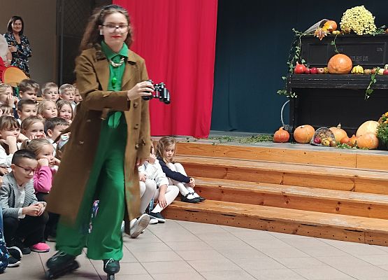 pokaz mody pani dyrektor