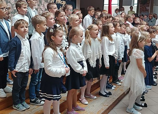 występ klas 1 piosenka