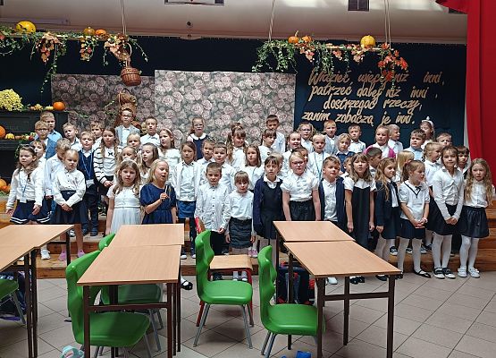 występ klas 1 piosenka