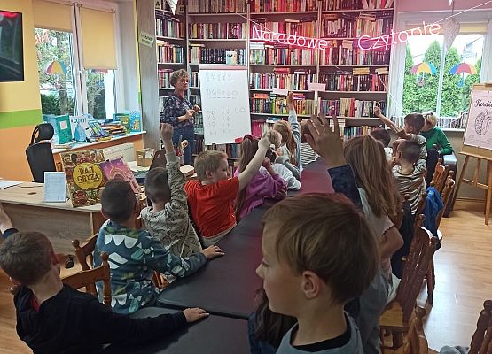 klasa 2a w bibliotece