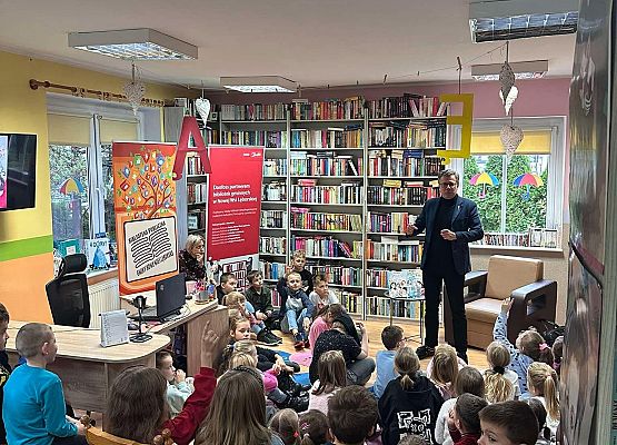 uczniowie klas 2 na spotkaniu z panem Michalakiem