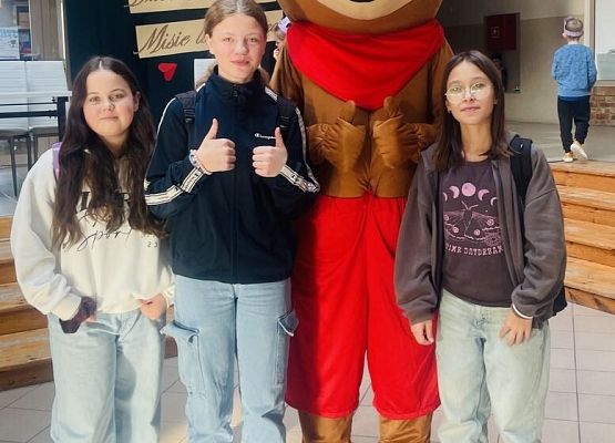 dziewczynki z misiem