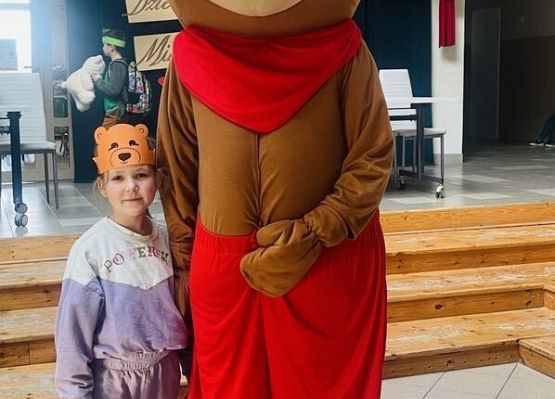 dziewczynka z misiem