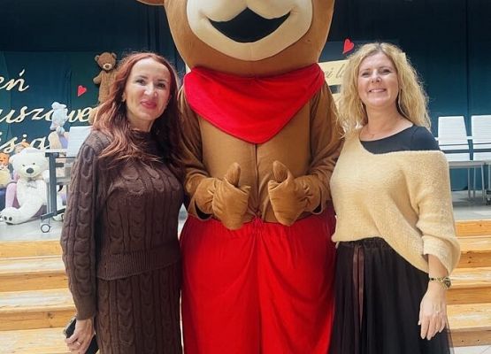 Pani Asia i P. Kasia z misiem