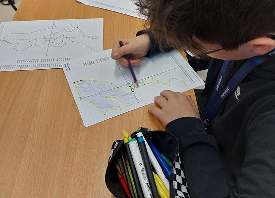 Alan koloruje renifera