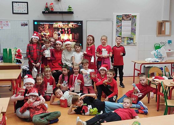 klasa 2a z panią Dorotką i Moniką