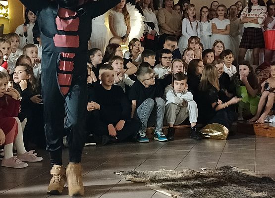 wąż się cieszy i biega