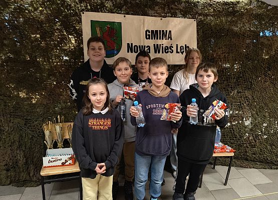 zawodnicy z medalami