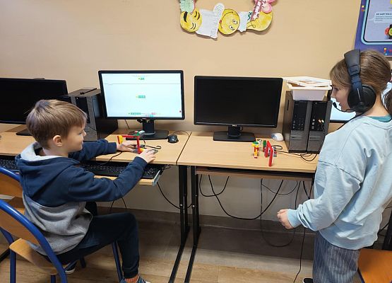 Dominika i Dominik z bramką