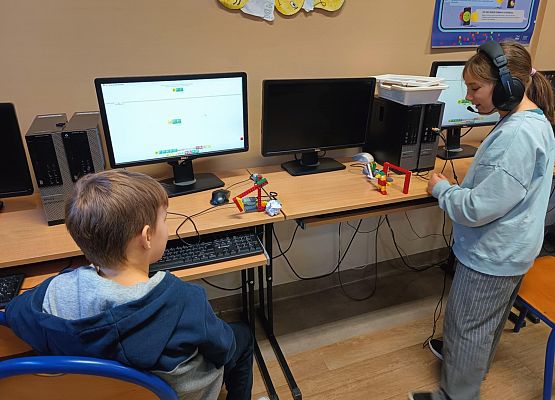 Dominika i Dominik z bramką