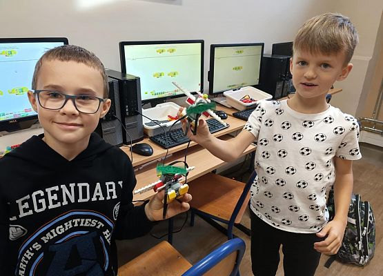 chłopcy z samolotami