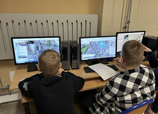 uczniowie wirtualnie zwiedzają Londyn