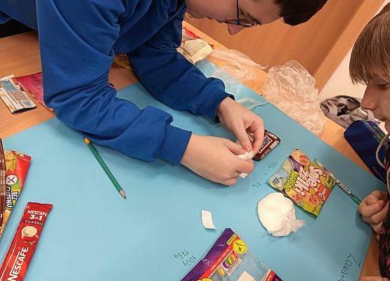 Bartek pracuje nad projektem