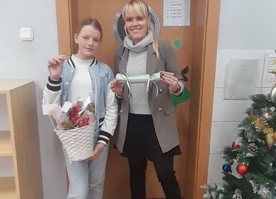 Uczennica wraz z nauczycielką