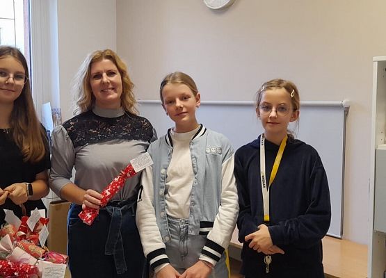 Uczennice z Panią od Logopedii