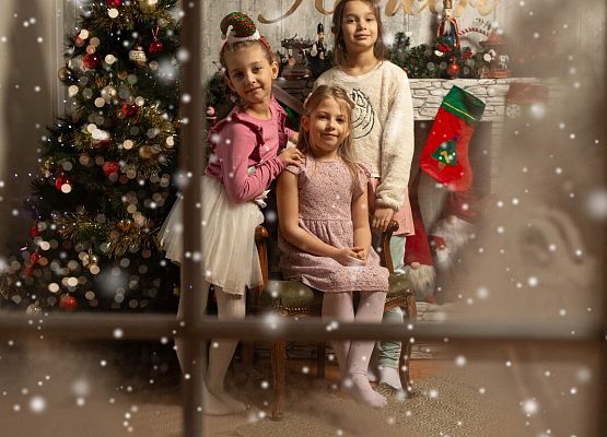 3 dziewczynki za oknem