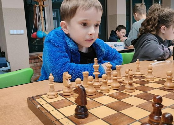 gramy w szachy na świetlicy