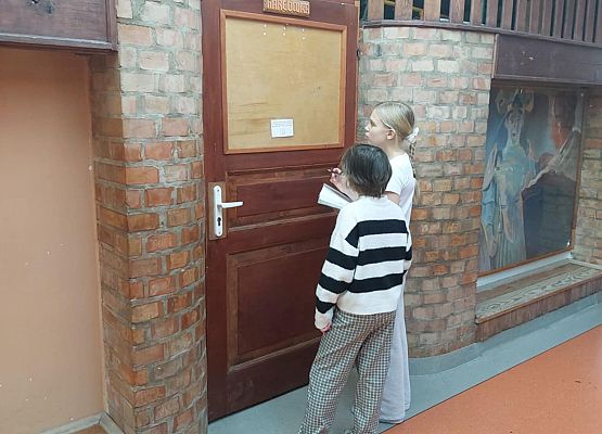 Zuzia i Maja liczą zadania