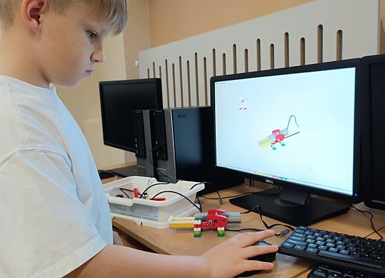 chłopiec z krokodylem