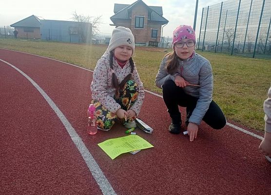 Łucja i Basia współpracują