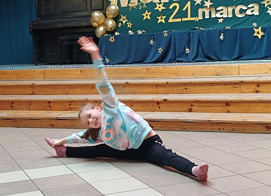 występ dziewczynki Mam Talent