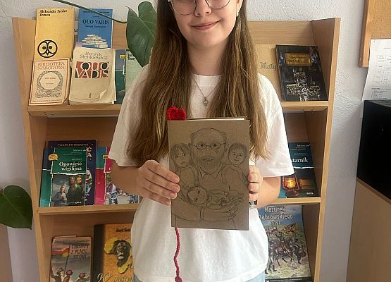 Dominika ze swoją kartką