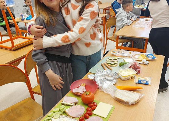 Kornelia i Mają stworzyły śniadanie mistrzów