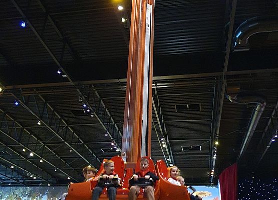 klasa 2b świetnie bawi się na grzybku