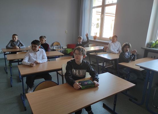 grupa młodsza OTWP podczas etapu pisemnego