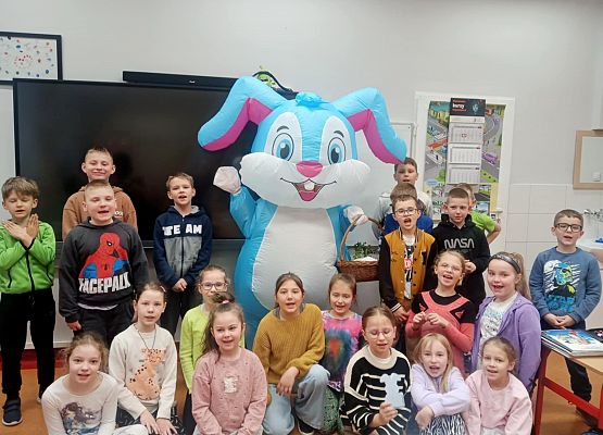 spotkanie z zającem wielkanocnym klasa 2b
