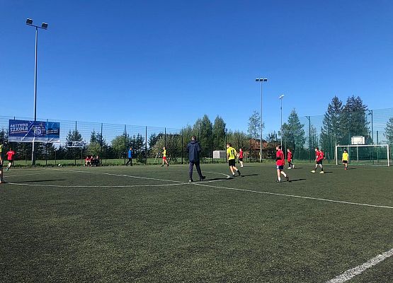 chłopcy w czasie meczu