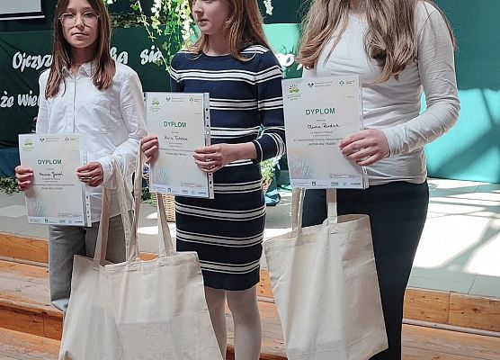 dziewczynki z nagrodami