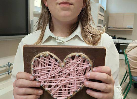 Lena z gotową pracą