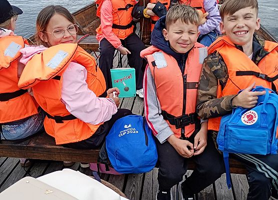 dzieci podczas wycieczki 13