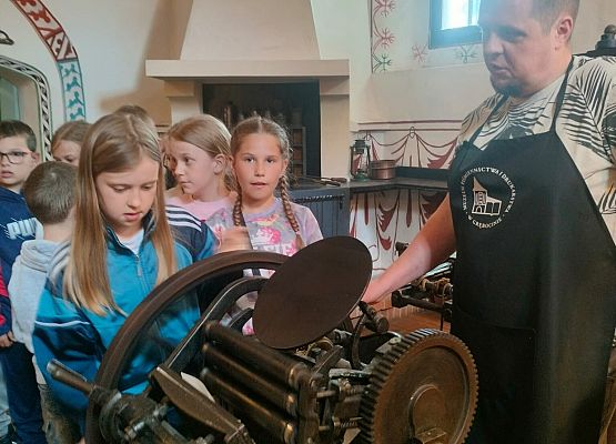 dzieci podczas wycieczki 19