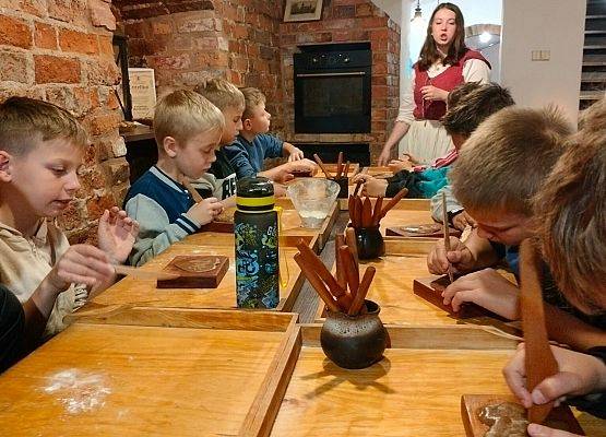 dzieci podczas wycieczki 23