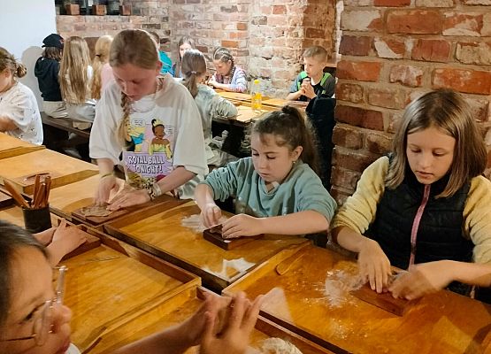 dzieci podczas wycieczki 24