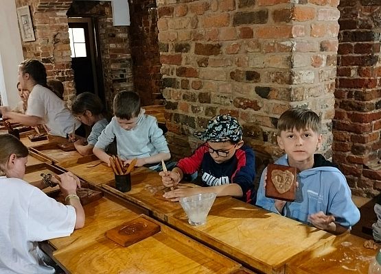 dzieci podczas wycieczki 27