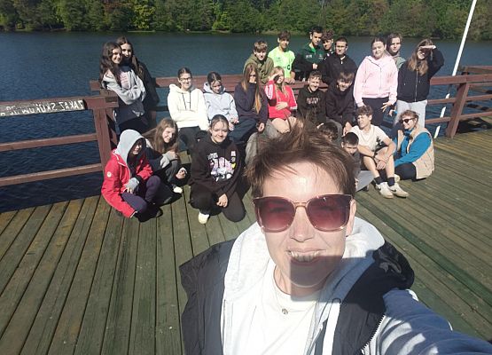 na moście zdjęcie grupowe